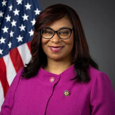 Janelle Bynum
