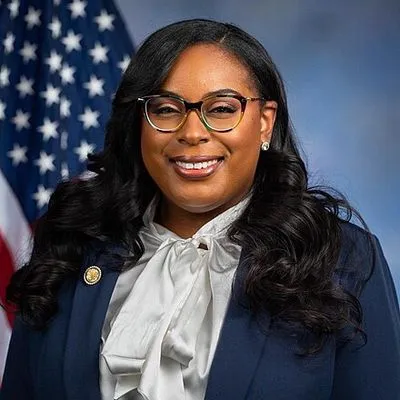 LaMonica McIver
