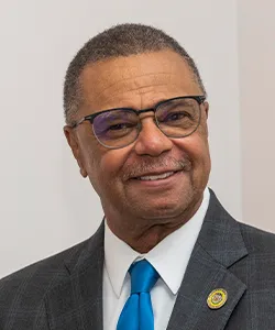 Marvin Holmes Jr.