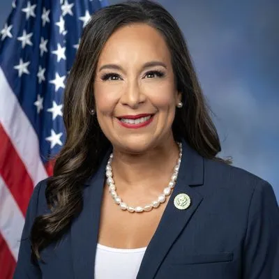 Monica De La Cruz
